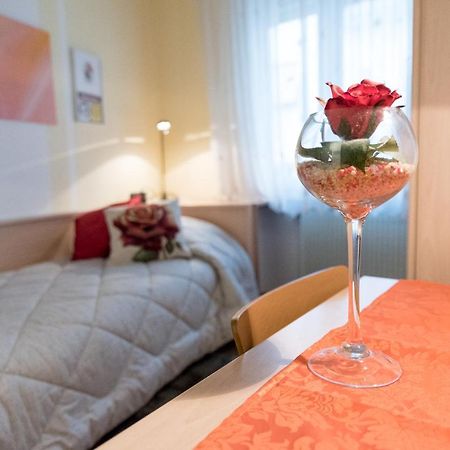 Bed & Breakfast Delle Rose 科内利亚诺 外观 照片