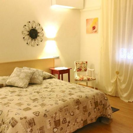 Bed & Breakfast Delle Rose 科内利亚诺 外观 照片