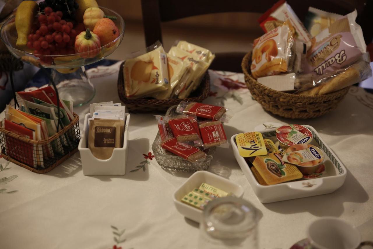 Bed & Breakfast Delle Rose 科内利亚诺 外观 照片